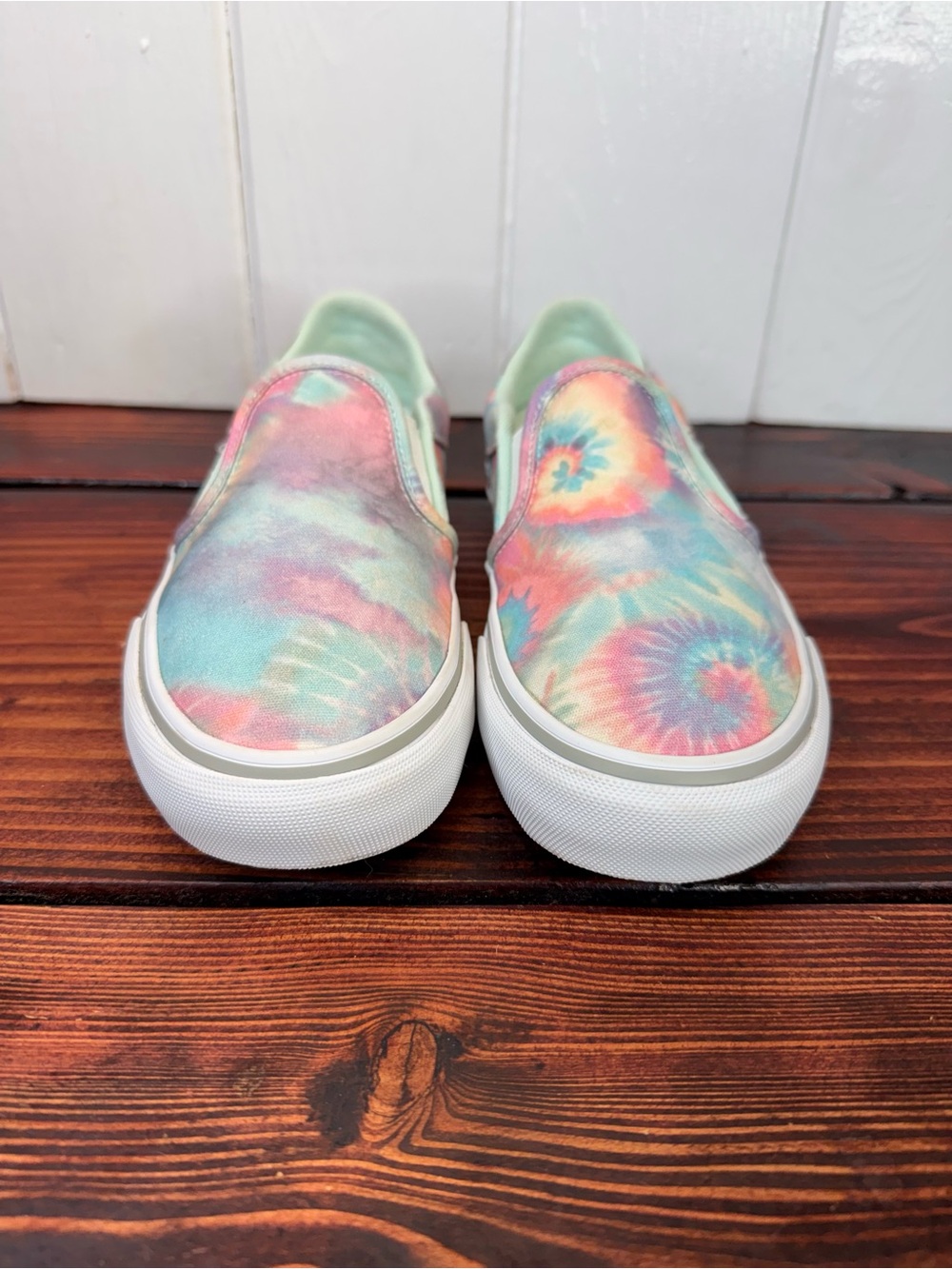 Vans Classic Slip-On Tie-Dye Deluxe Comfort Sneakers – Pastel | Women’s 6.5